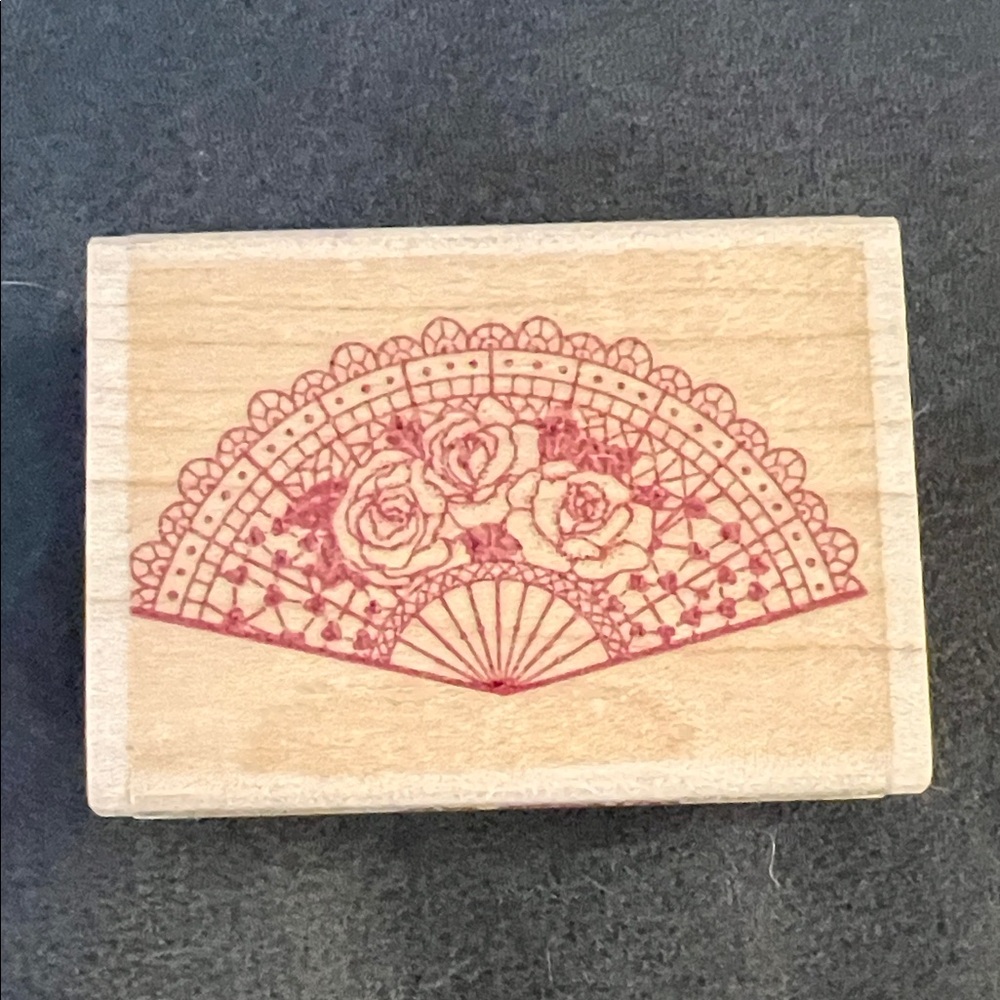 Elegant Wooden Fan Design Accessory
